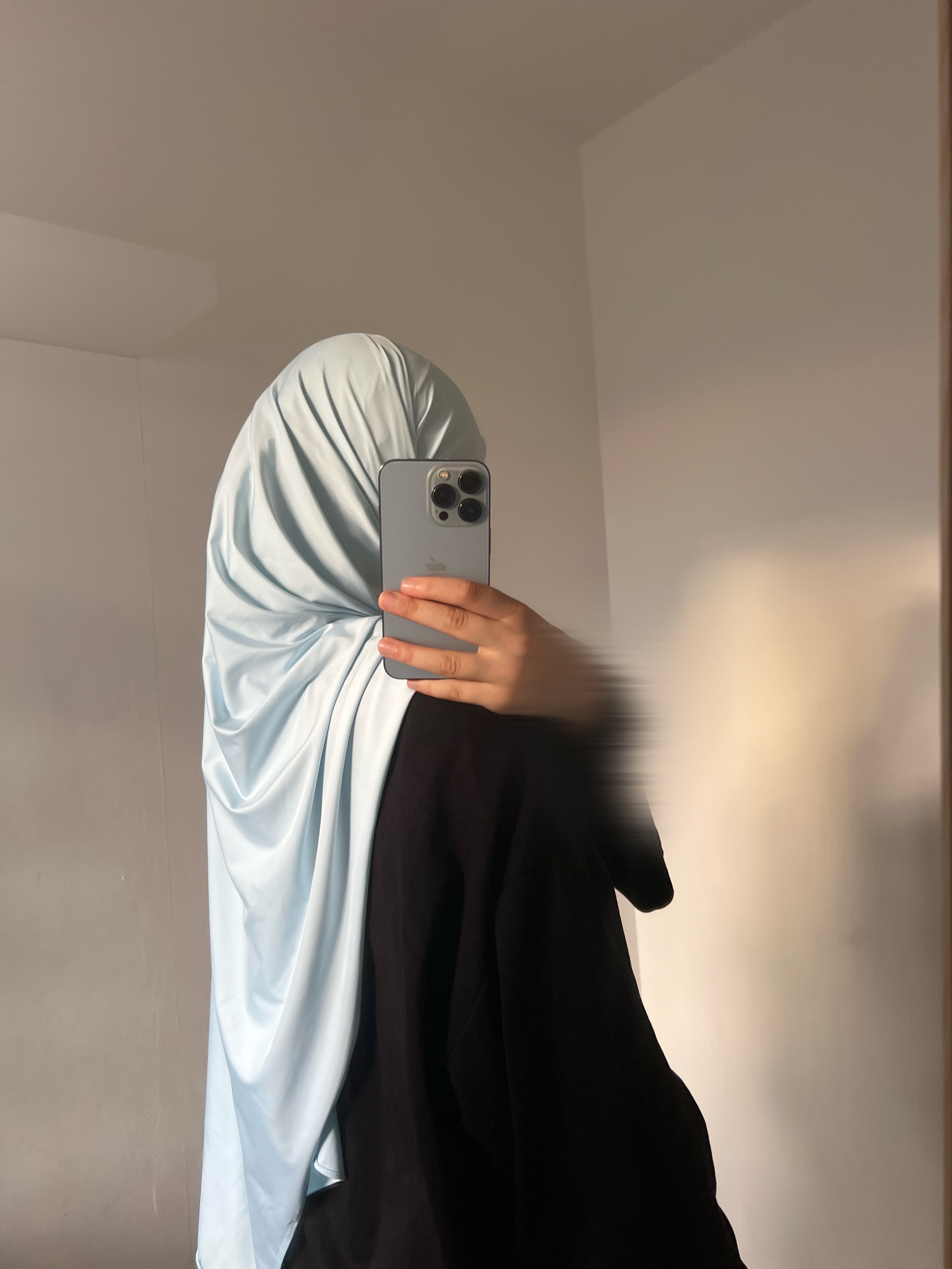 Voile Bleu céleste en jersey liquide