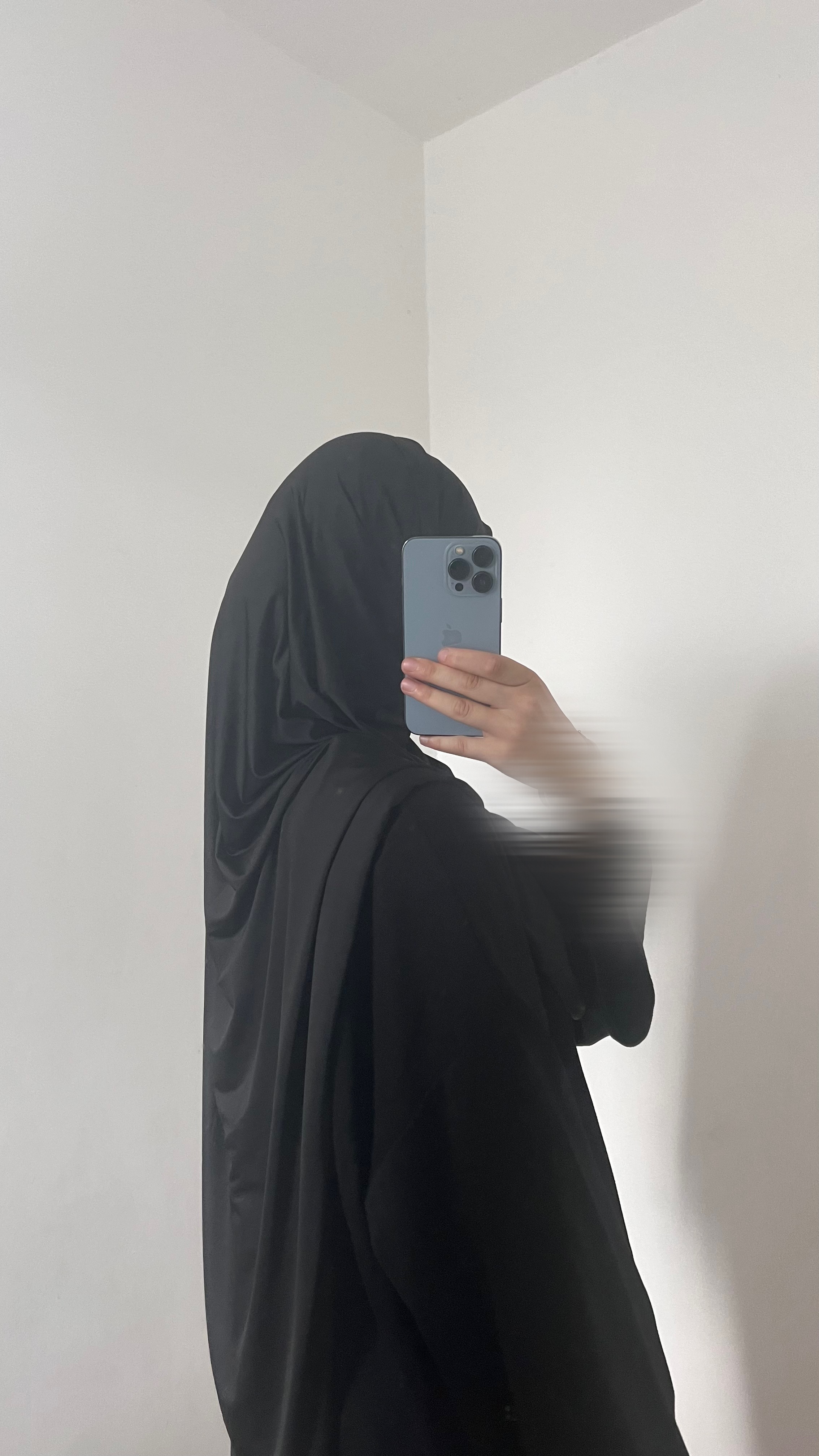 Voile Noir d'encre en jersey liquide